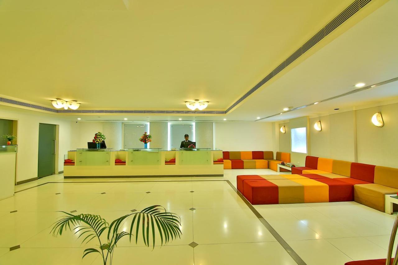 Gokulam Park Kochi Exterior foto