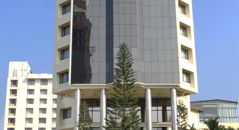 Gokulam Park Kochi Exterior foto